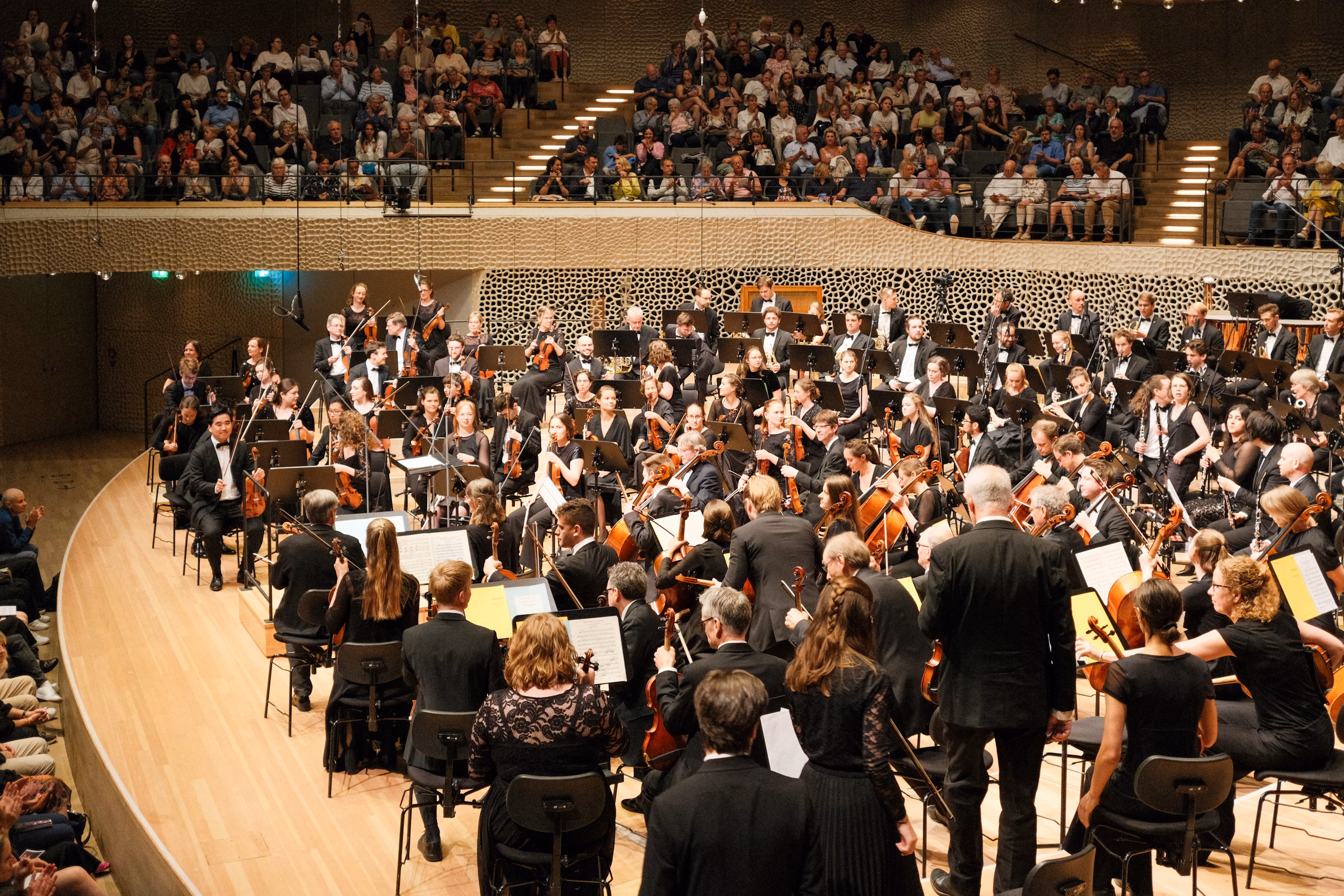 The Difference Between a Symphony, Philharmonic, and Chamber Orchestra?